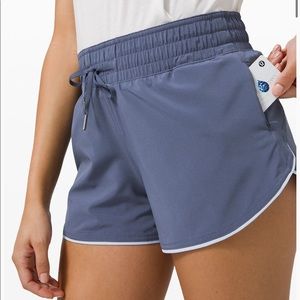 NWOT Lululemon Choose a Side Shorts